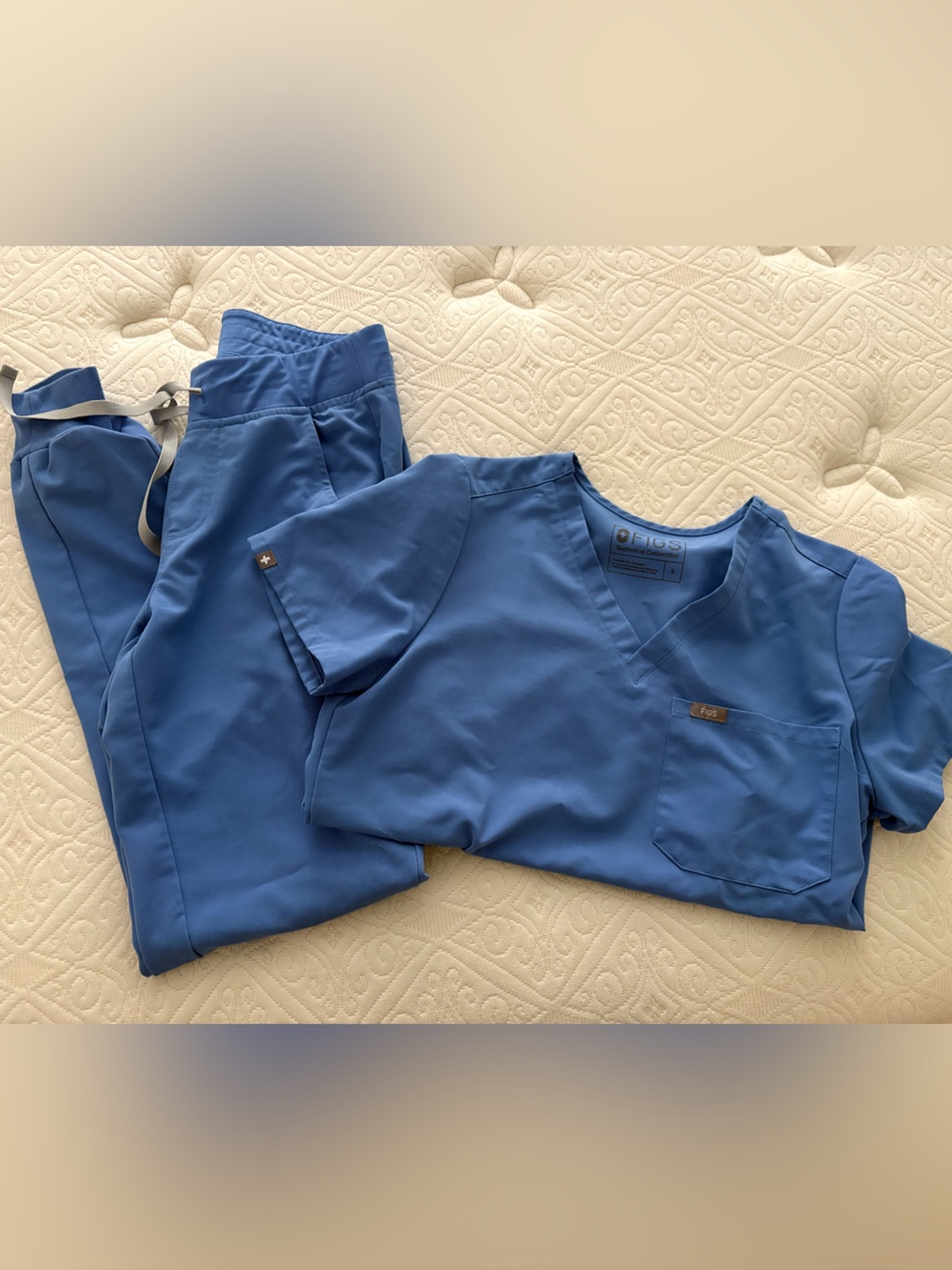 Figs Ceil Blue Scrub Set
